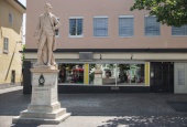 Statue von Kaiser Franz Joseph II auf dem gleichnamigen Platz